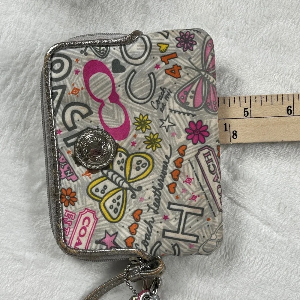 Coach compact closure